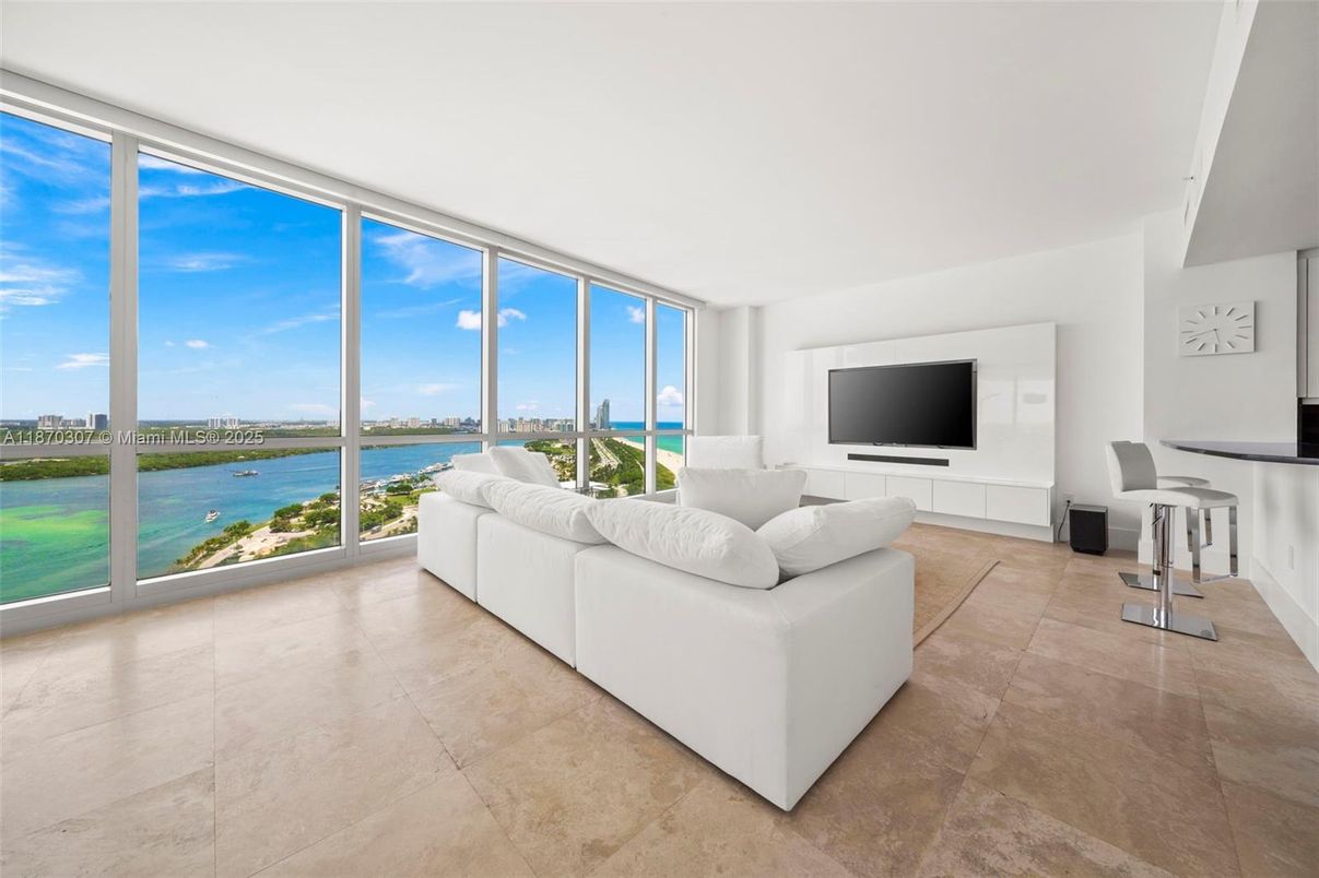 Interior, Living room, Water