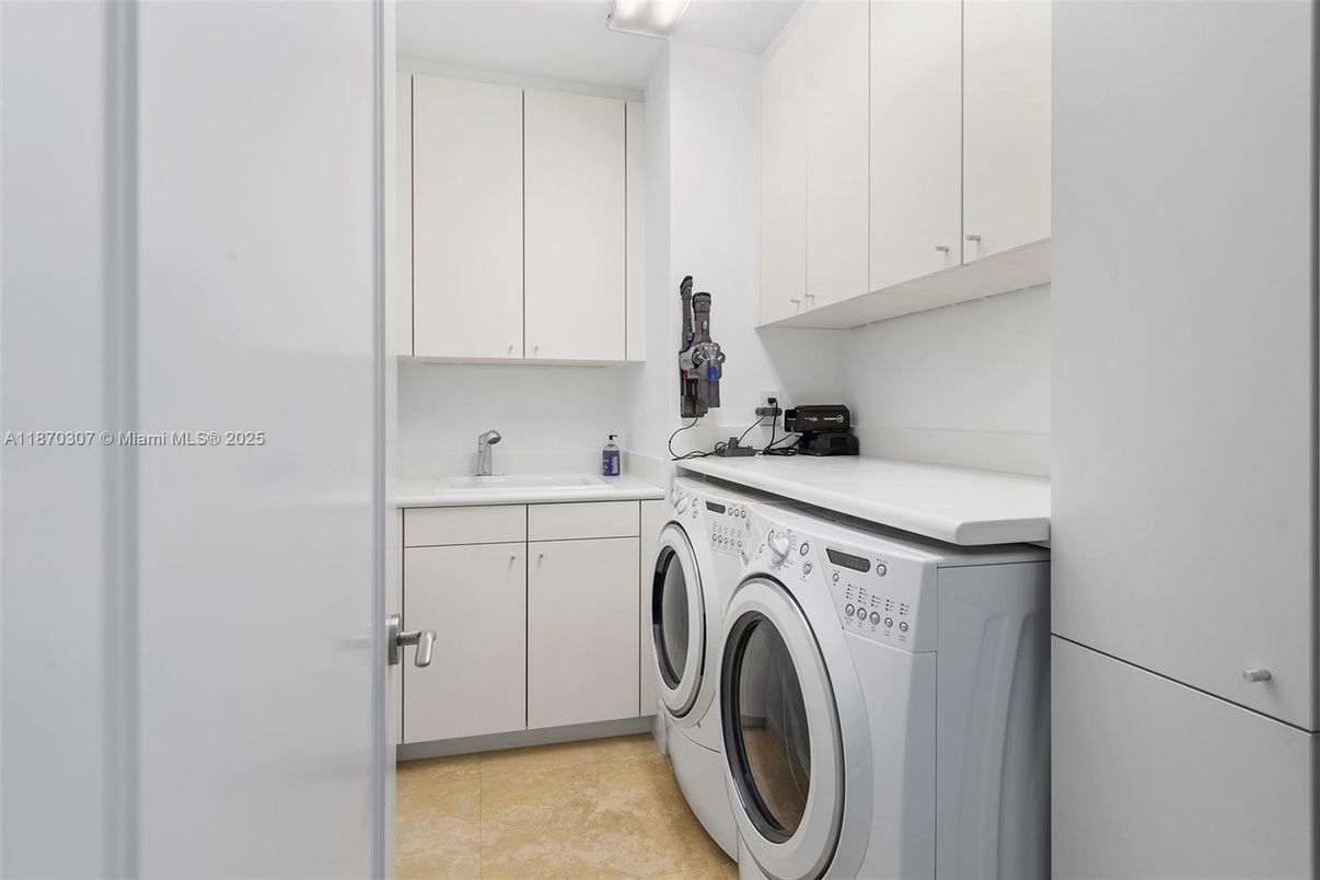 Interior, Washer