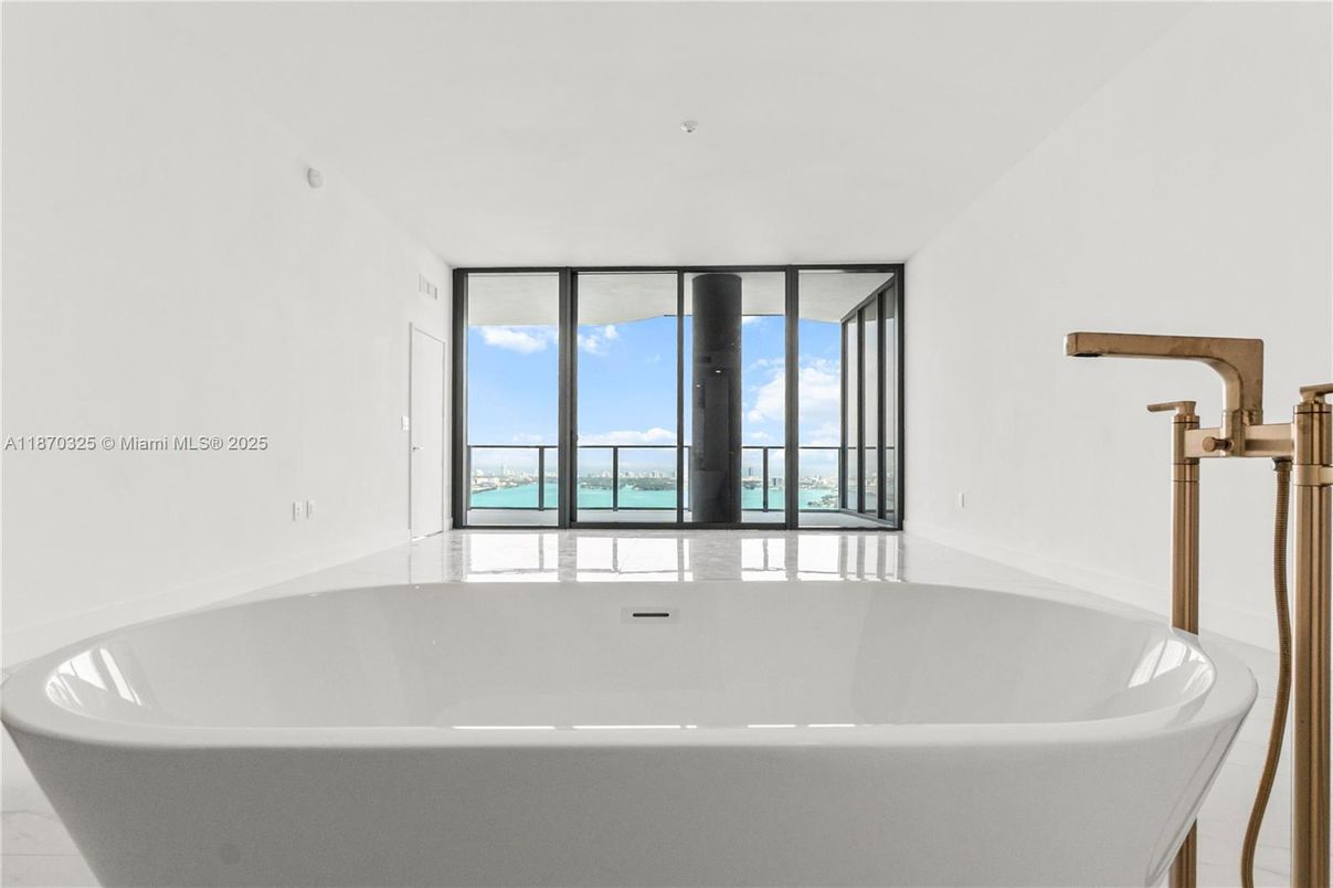 Bathroom, Free Standing Baths, Interior, Water