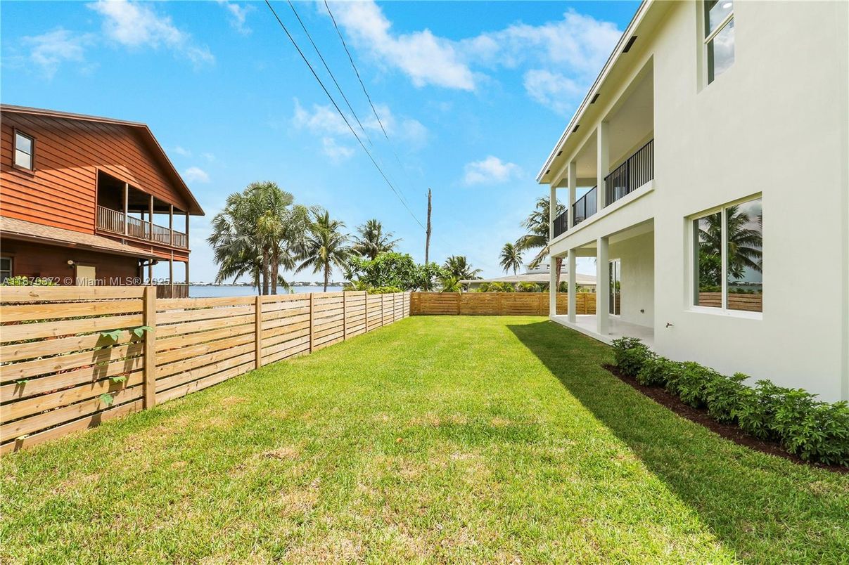 Backyard, Exterior