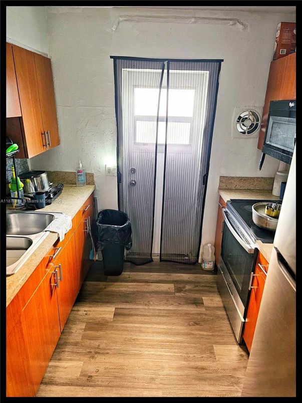 Interior, Kitchen, Wood Texture Flooring
