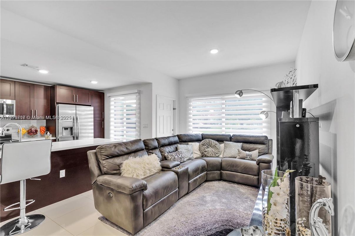 Interior, Kitchen, Living room, Recessed Lighting, Stainless Steel Appliances