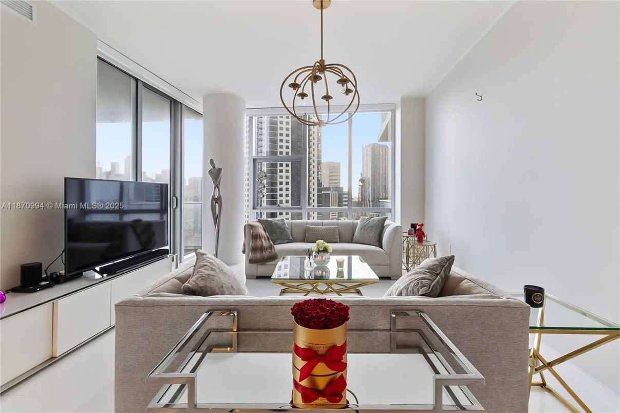 Chandelier, Interior, Living room, Pendant Lights