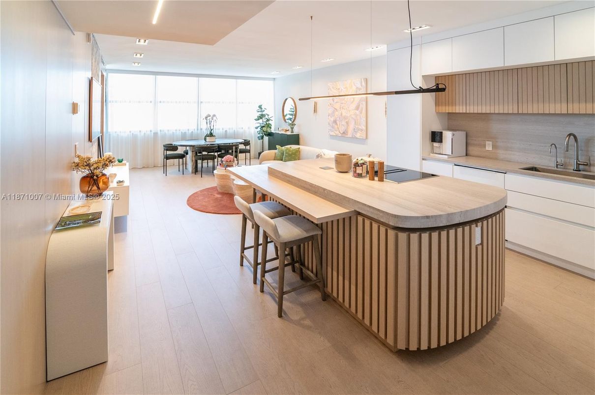 Dining room, Interior, Pendant Lights, Recessed Lighting, Wood Texture Flooring