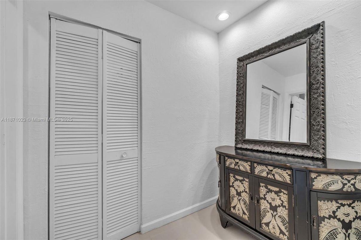 Interior, Recessed Lighting