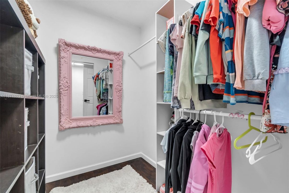 Interior, Walk-in Closets, Wood Texture Flooring