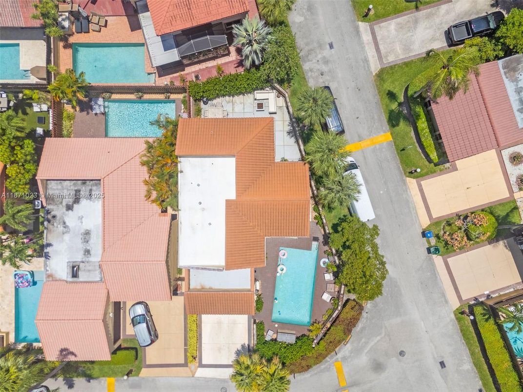Exterior, Drone