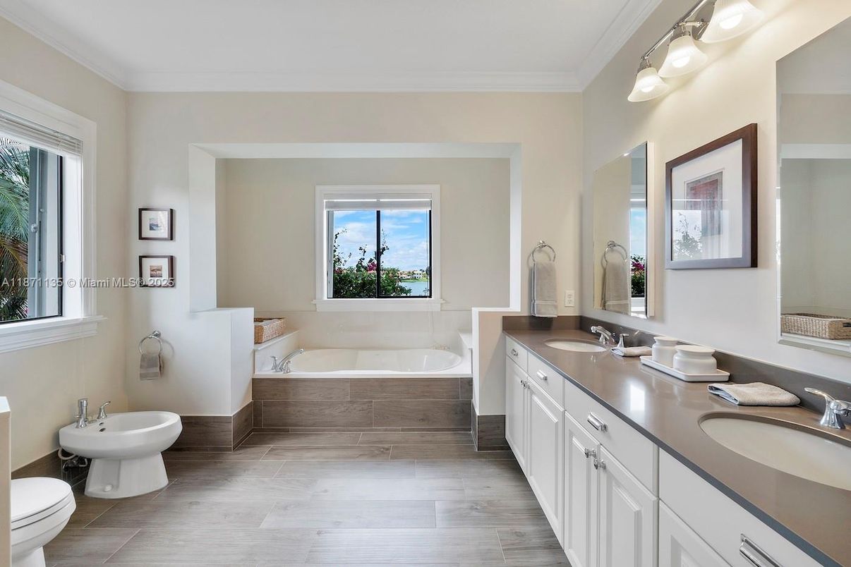 Bathroom, Dual Sink Vanities, Interior, Wood Texture Flooring