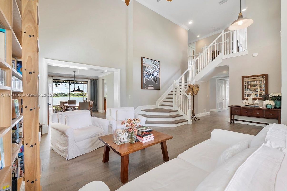 Dining room, Interior, Living room, Pendant Lights, Recessed Lighting, Wood Texture Flooring