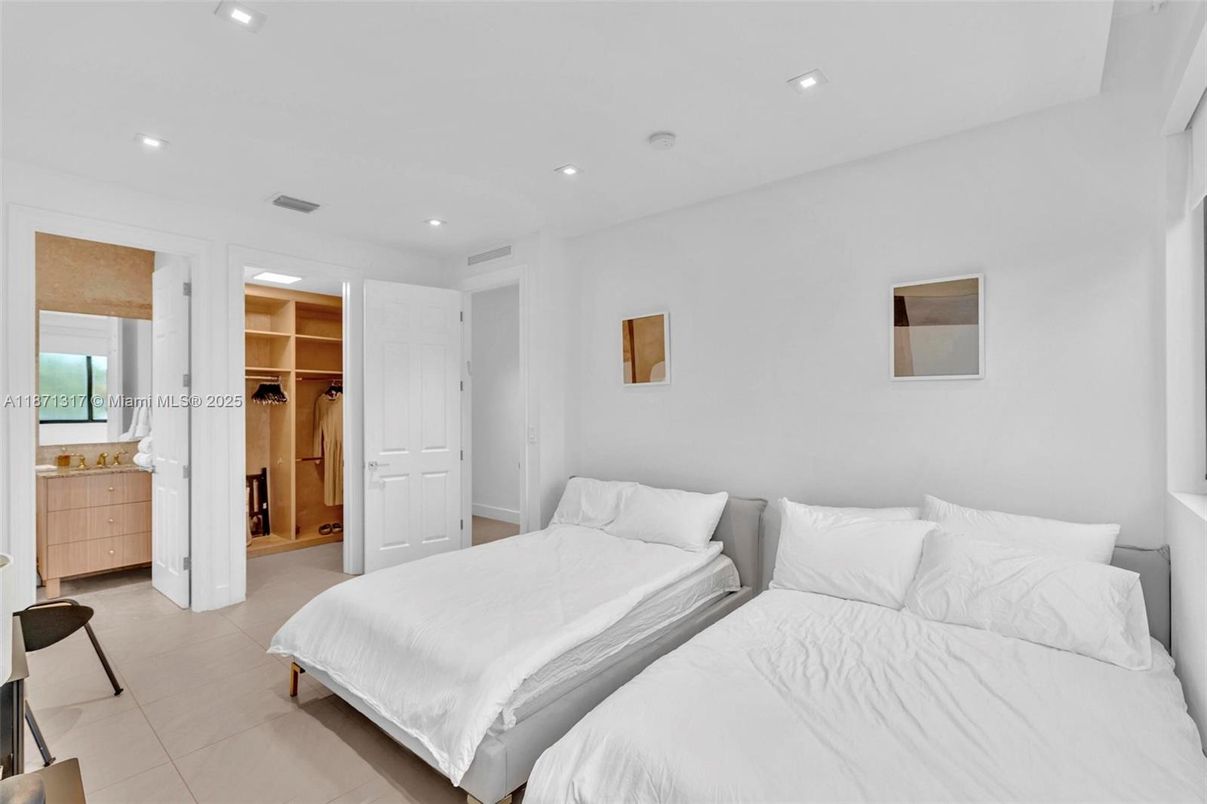 Bedroom, Interior, Recessed Lighting