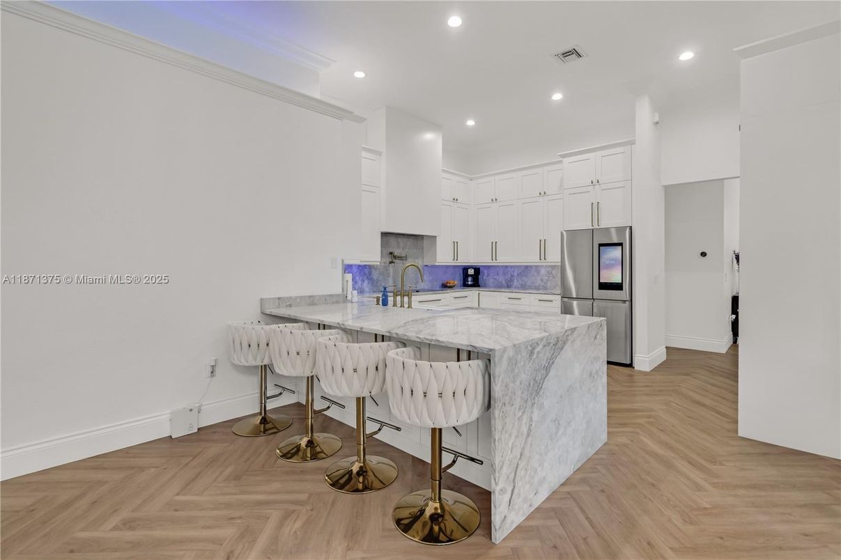 Interior, Kitchen, Recessed Lighting, Wood Texture Flooring
