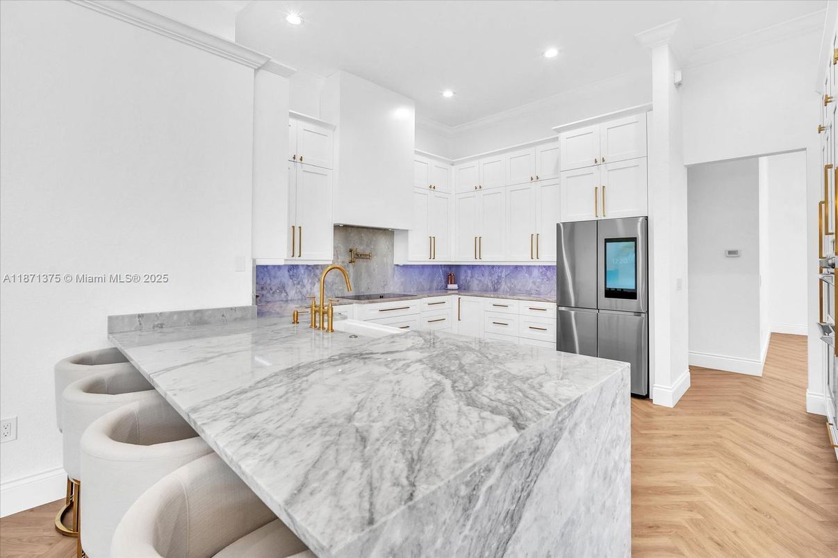 Interior, Kitchen, Recessed Lighting, Wood Texture Flooring