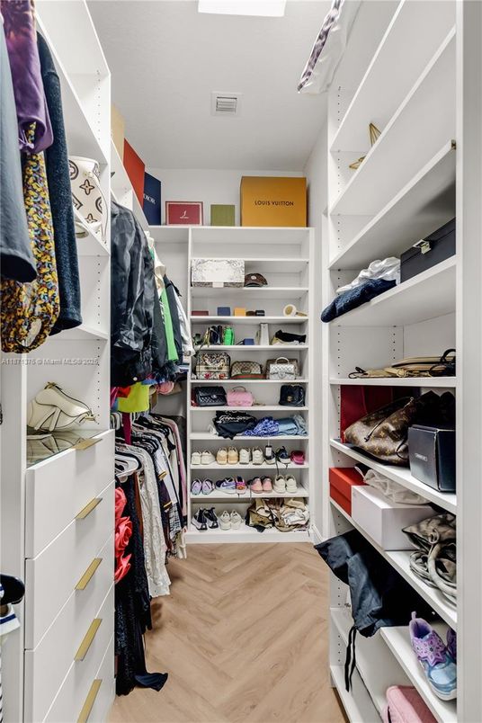 Interior, Walk-in Closets, Wood Texture Flooring