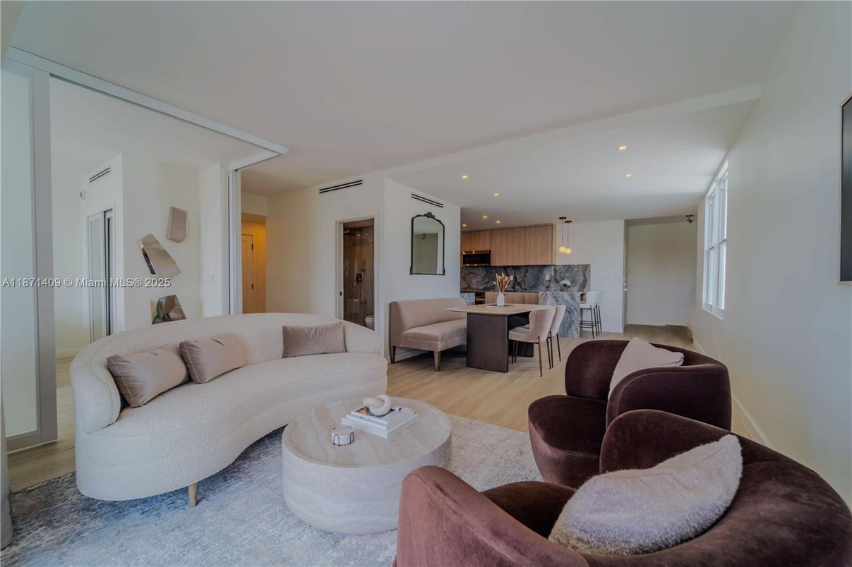 Dining room, Interior, Kitchen, Living room, Pendant Lights, Recessed Lighting, Wood Texture Flooring