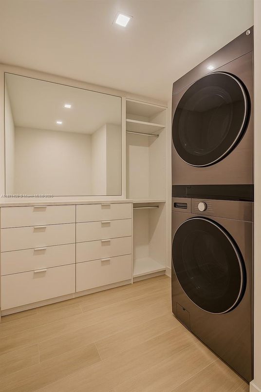 Interior, Recessed Lighting, Utility Closets, Washer, Wood Texture Flooring