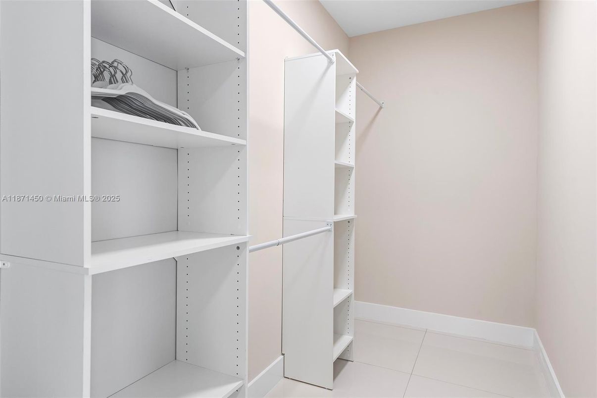 Interior, Walk-in Closets