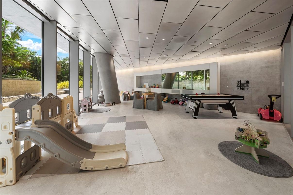 Billiard Table, Game Room, Interior, Recessed Lighting