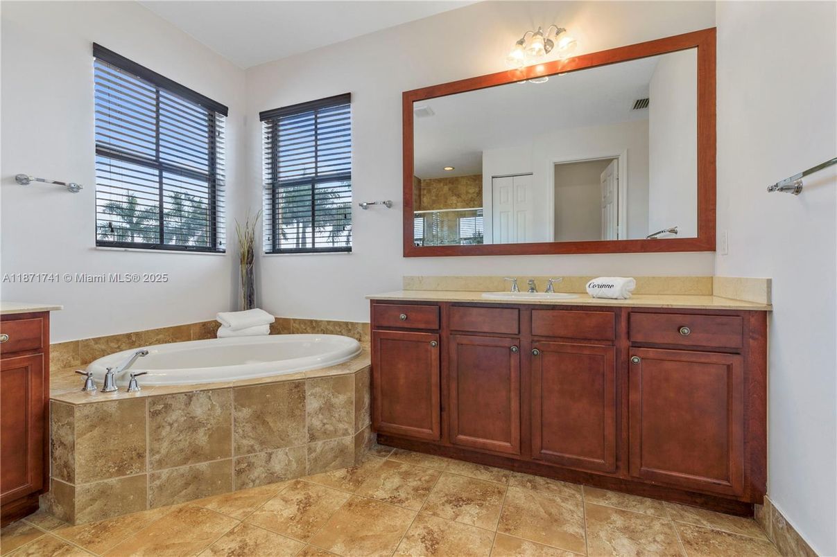 Bathroom, Dual Sink Vanities, Interior