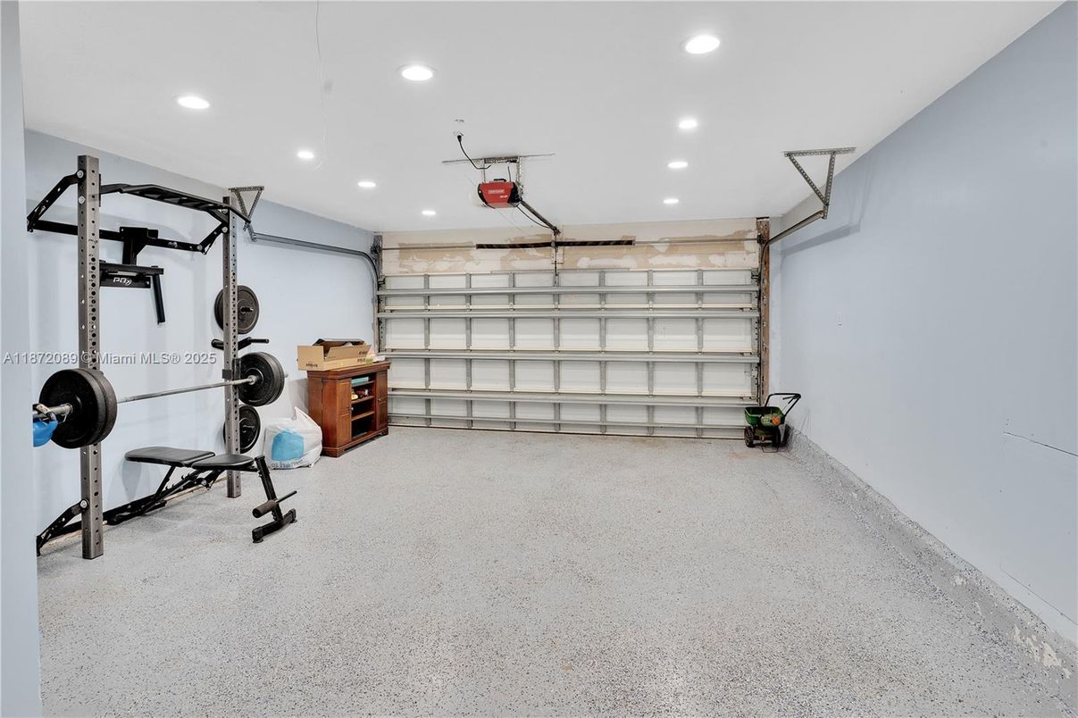 Fitness Equipment, Garage, Interior, Recessed Lighting