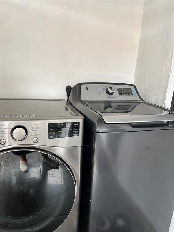 Interior, Washer