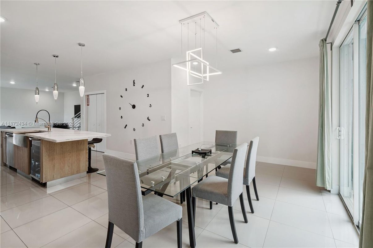 Dining room, Interior, Kitchen, Pendant Lights, Recessed Lighting