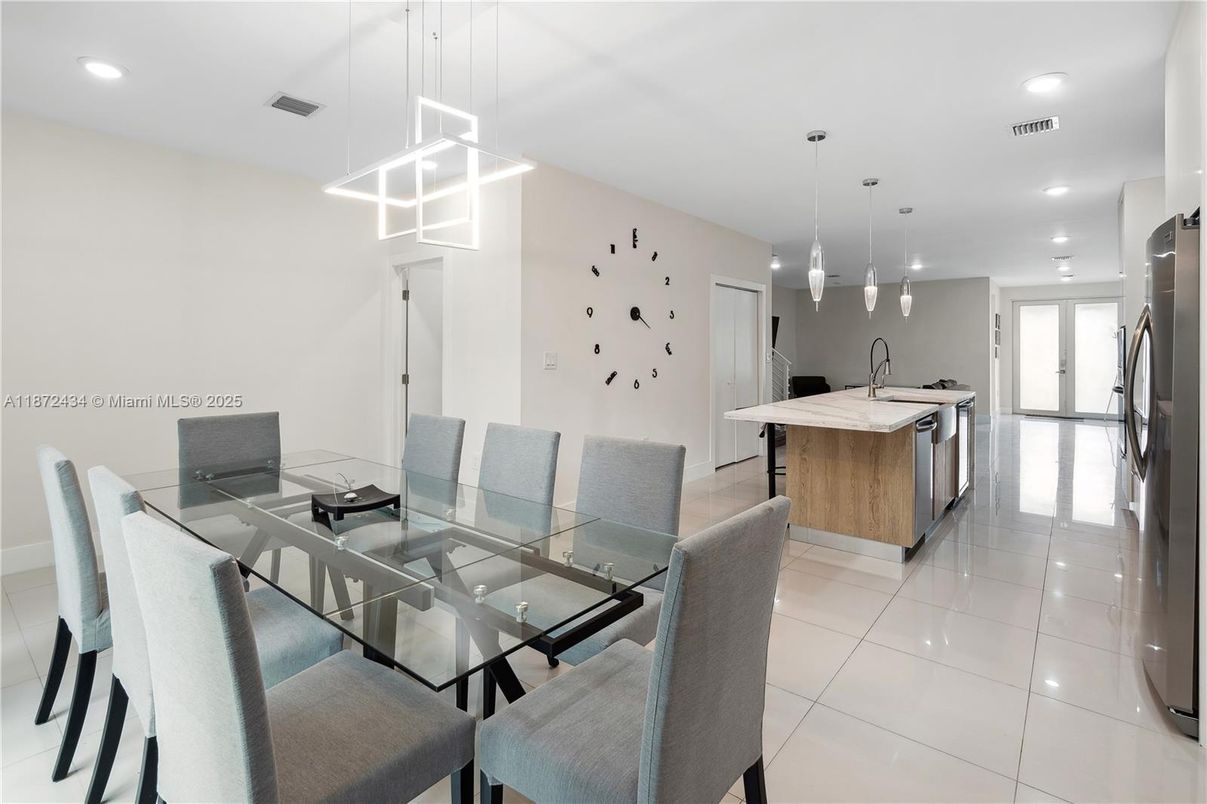 Dining room, Interior, Kitchen, Pendant Lights, Recessed Lighting
