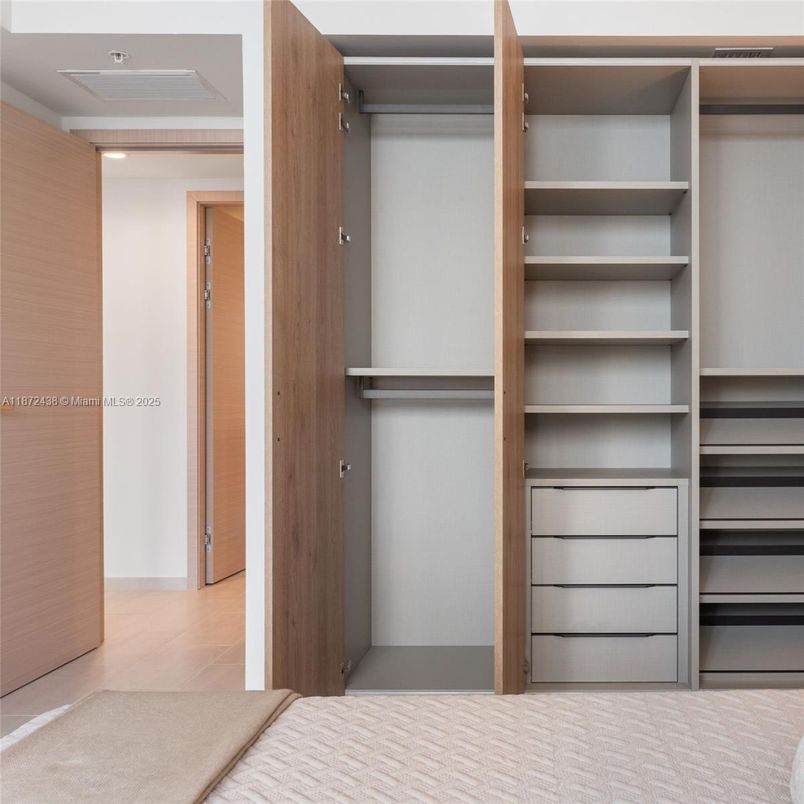 Interior, Walk-in Closets