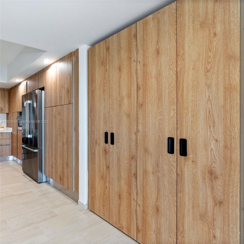 Interior, Kitchen, Recessed Lighting, Wooden Walls