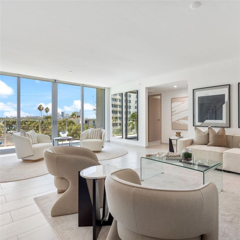 Interior, Living room, Recessed Lighting, Water, Wood Texture Flooring