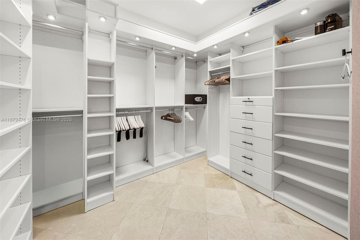 Interior, Recessed Lighting, Walk-in Closets