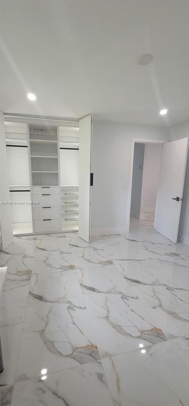 Empty room, Interior, Marble, Recessed Lighting