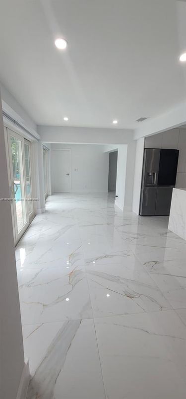 Empty room, Interior, Marble, Recessed Lighting