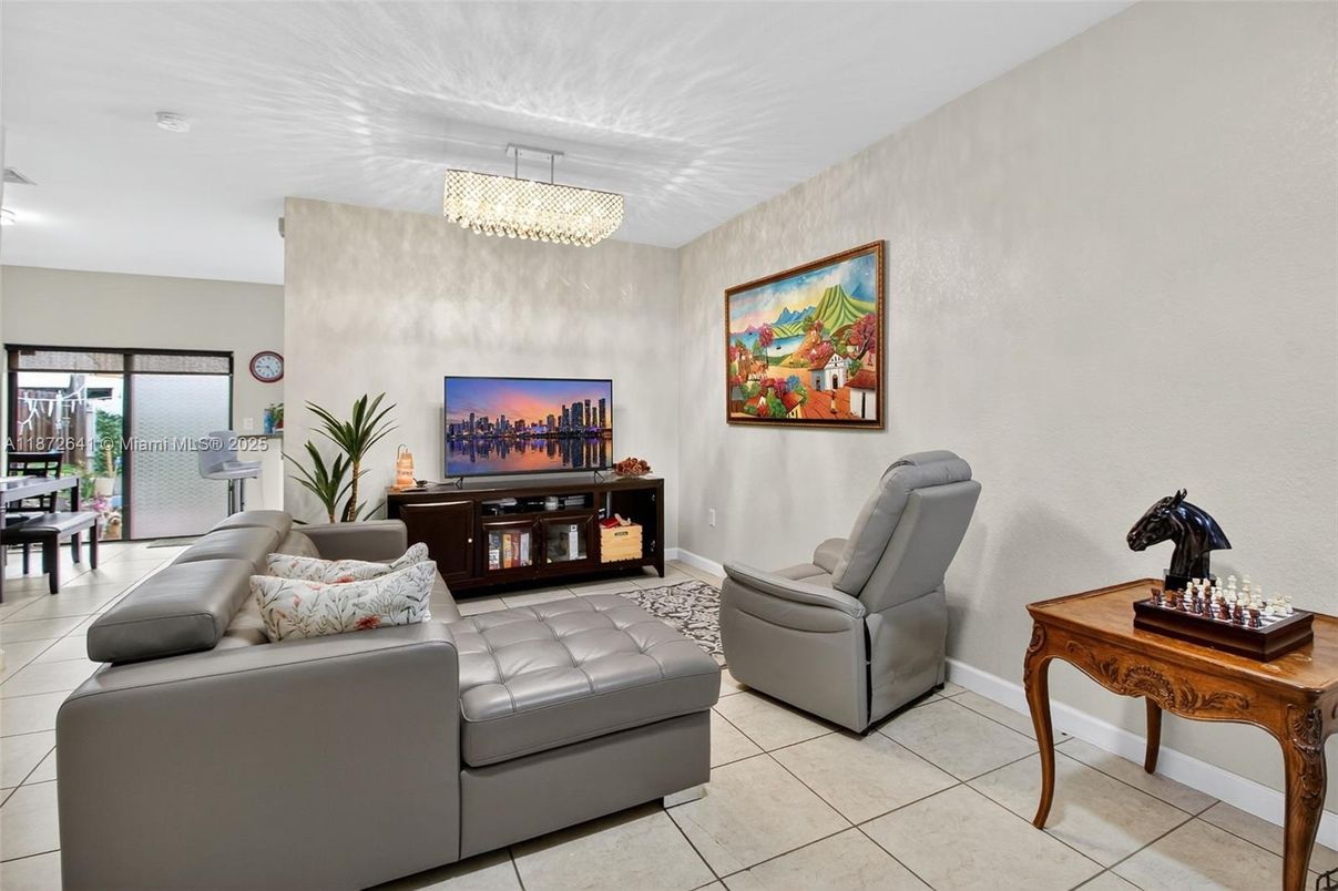 Chandelier, Interior, Living room