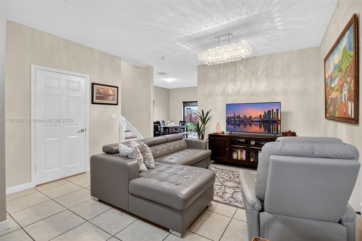 Chandelier, Interior, Living room