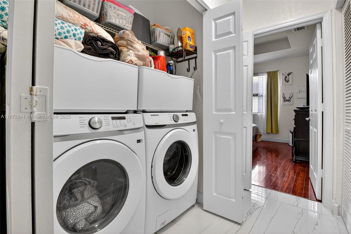 Interior, Marble, Utility Closets, Washer, Wood Texture Flooring