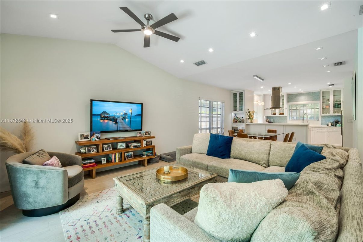Dining room, Interior, Living room, Pendant Lights, Recessed Lighting, Wood Texture Flooring