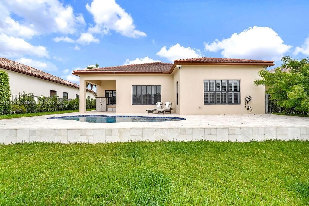 Backyard, Exterior, Pool