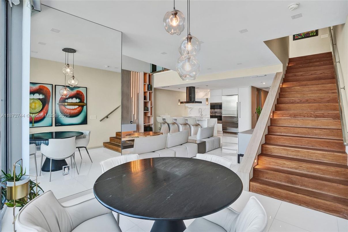 Dining room, Interior, Kitchen, Pendant Lights, Recessed Lighting, Stainless Steel Appliances