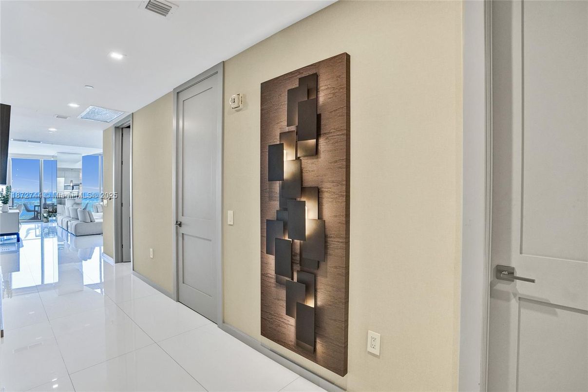 Interior, Recessed Lighting