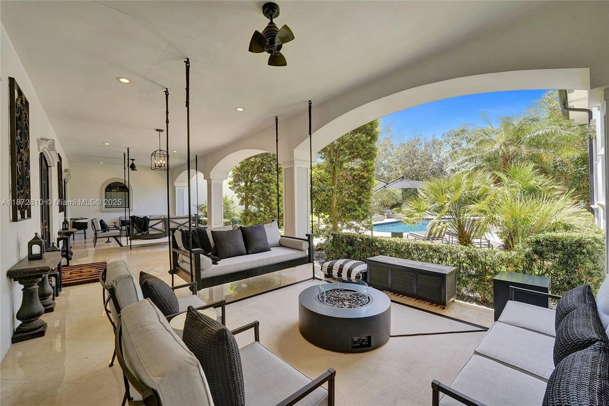 Exterior, Pendant Lights, Pool, Recessed Lighting