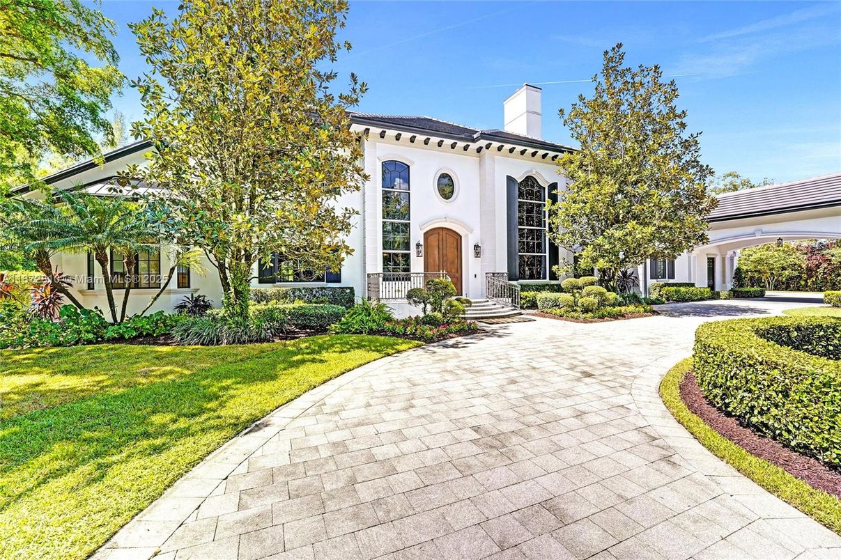 Backyard, Exterior, Facade, French Provincial