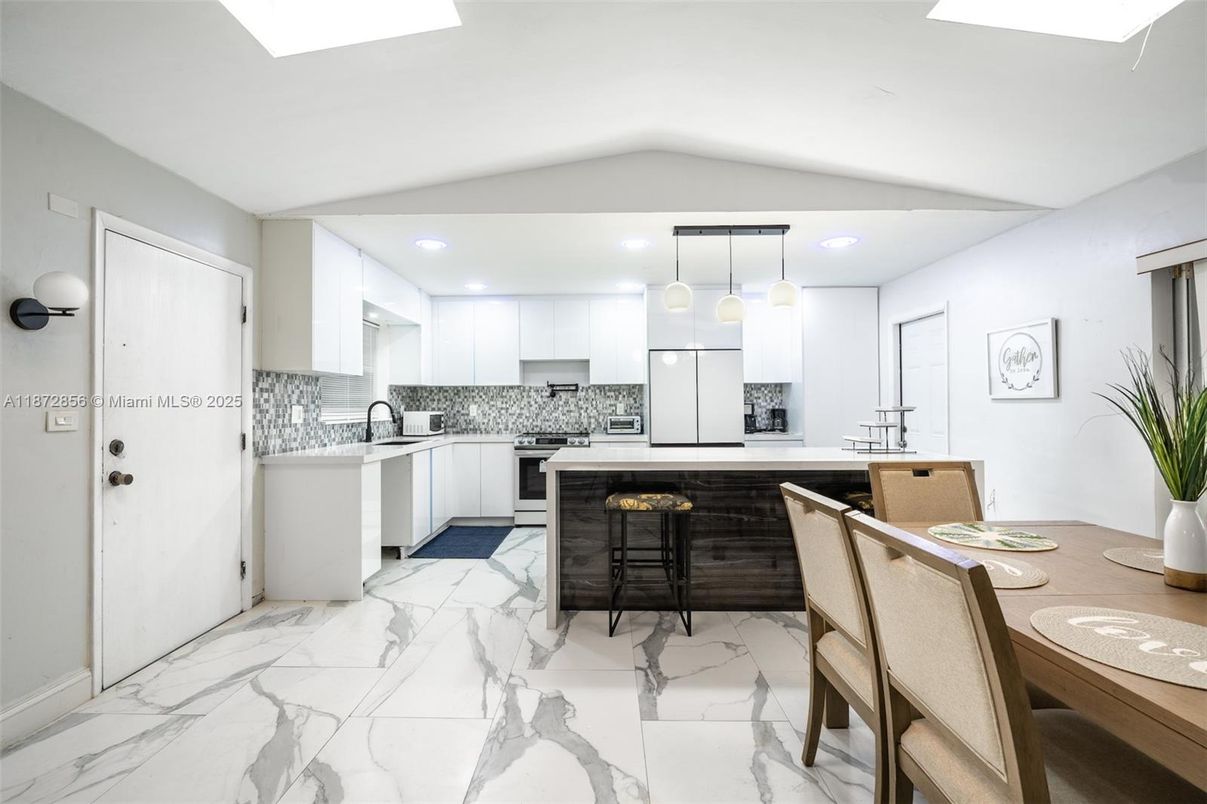 Interior, Kitchen, Marble, Pendant Lights, Recessed Lighting