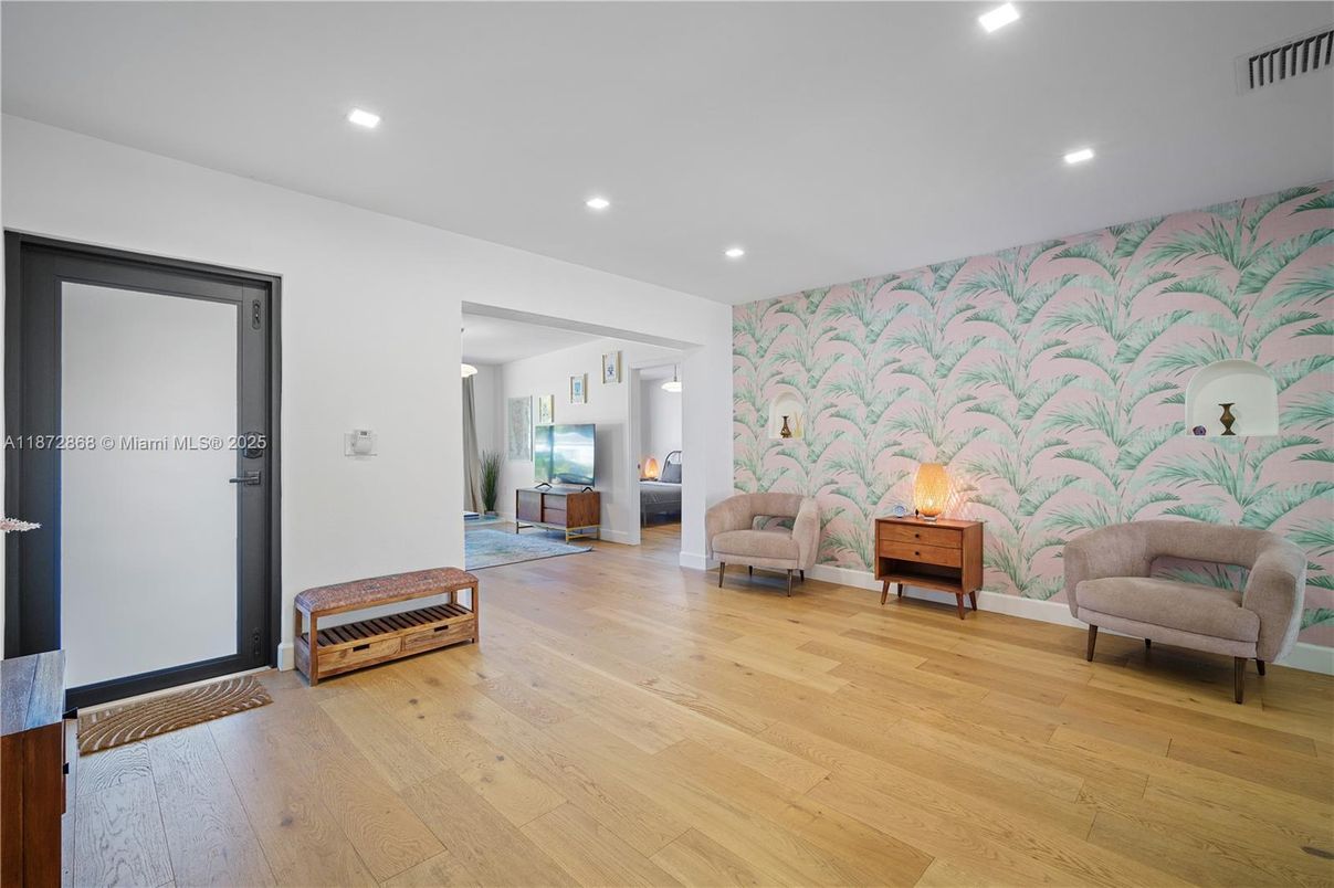 Interior, Recessed Lighting, Wood Texture Flooring
