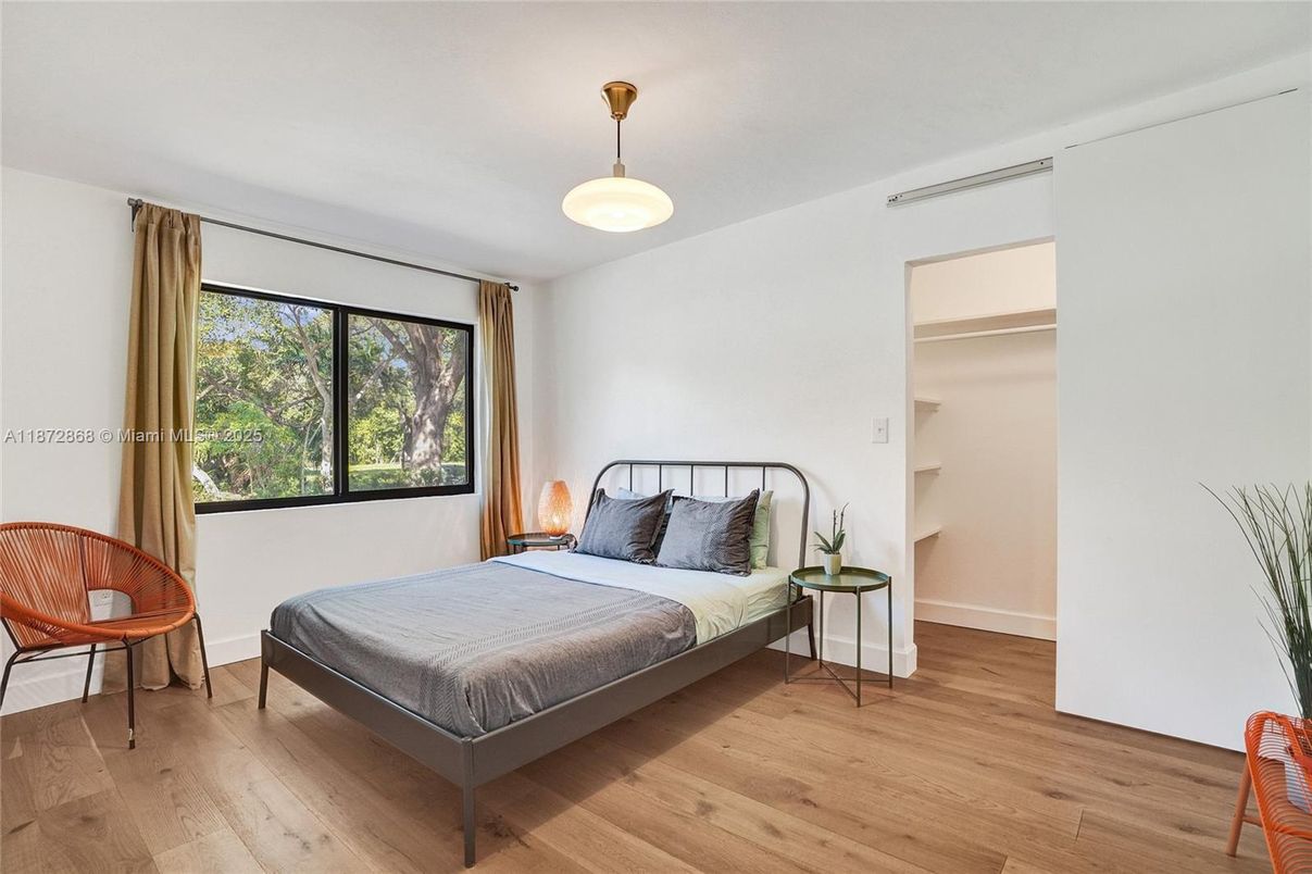 Bedroom, Interior, Pendant Lights, Wood Texture Flooring