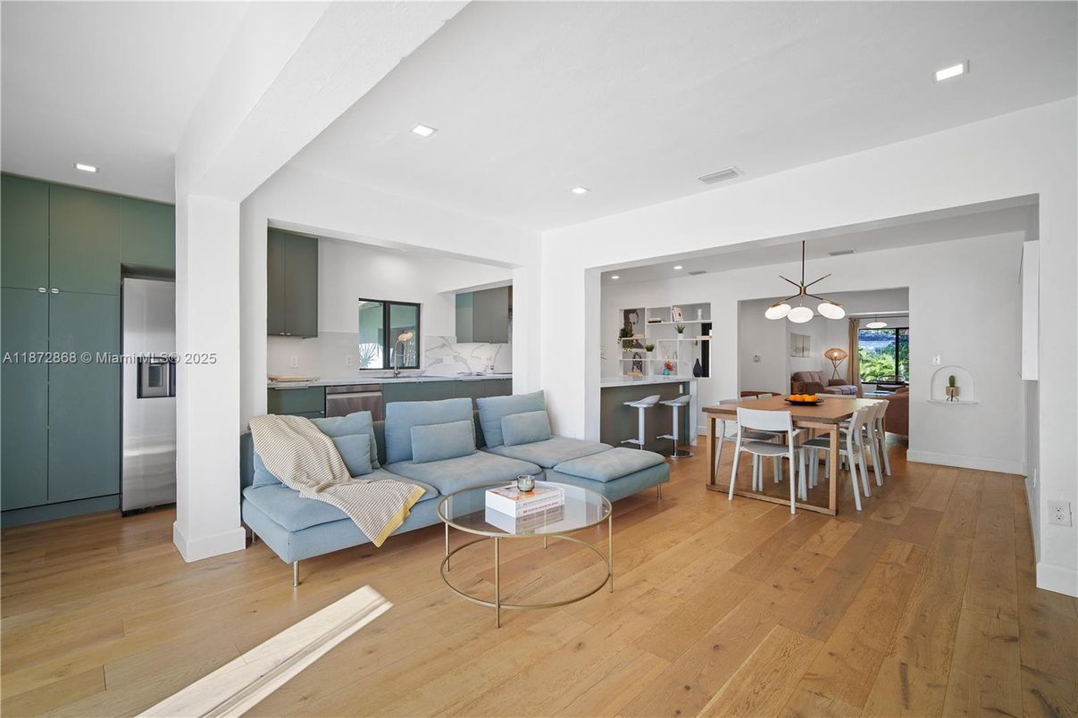 Dining room, Interior, Kitchen, Living room, Pendant Lights, Recessed Lighting, Wood Texture Flooring
