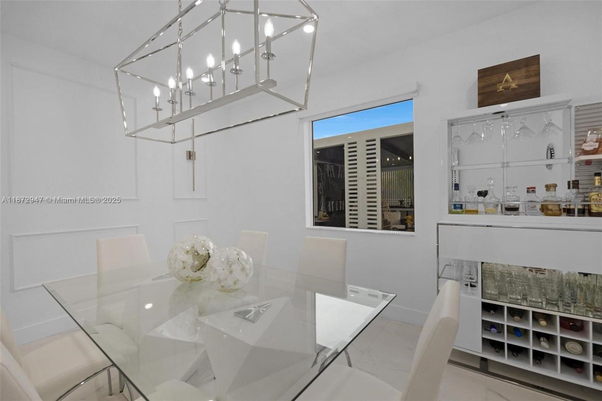 Dining room, Interior, Pendant Lights