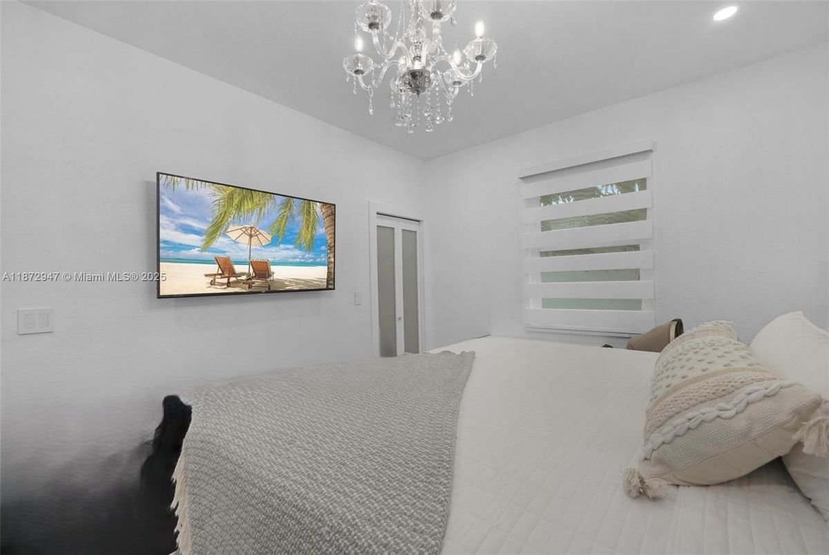 Bedroom, Chandelier, Interior, Recessed Lighting