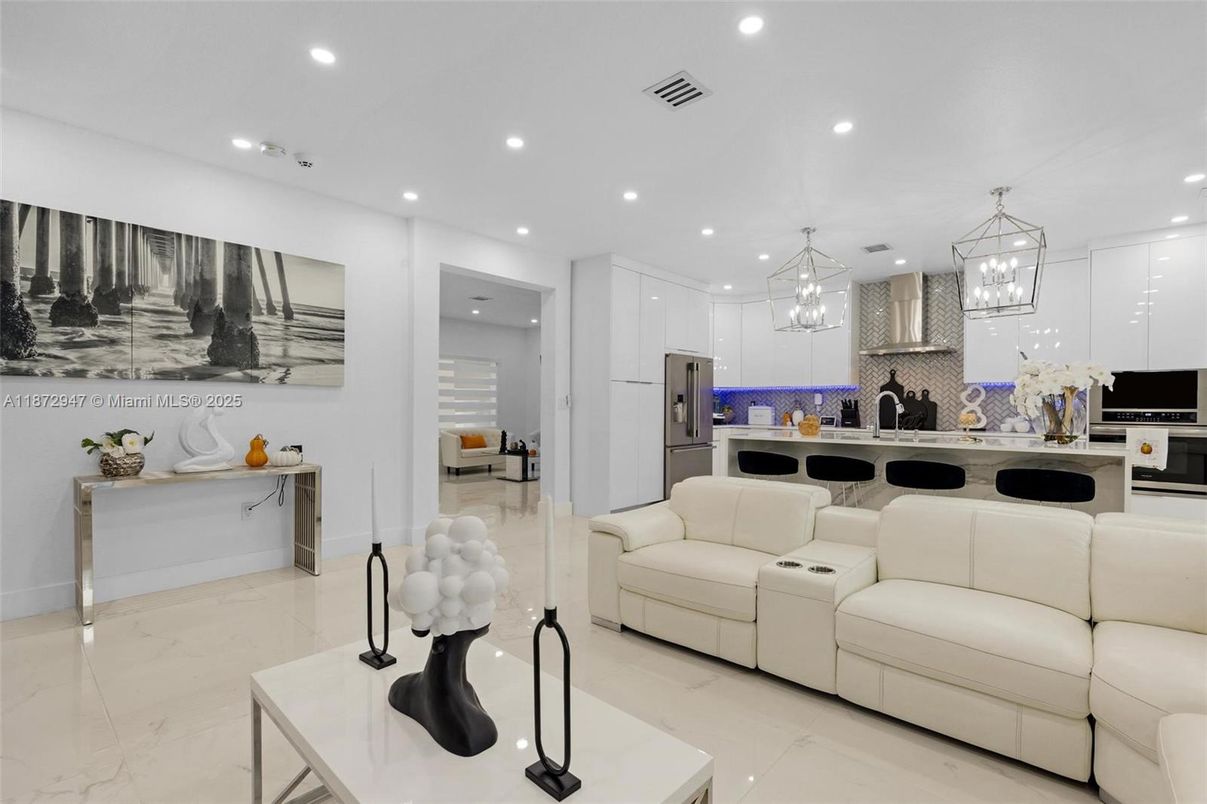 Interior, Kitchen, Living room, Marble, Pendant Lights, Recessed Lighting