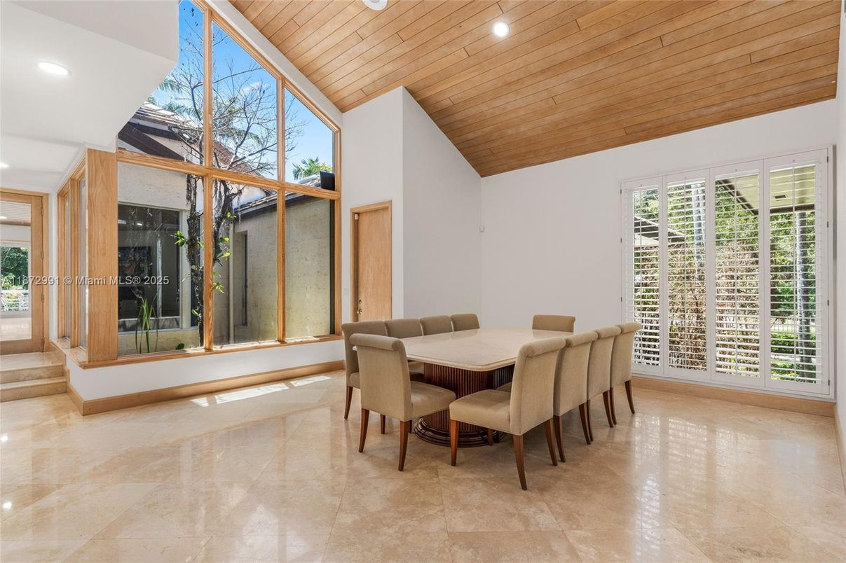 Dining room, Interior, Recessed Lighting, Wooden Ceilings