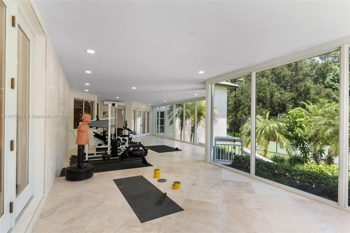 Fitness Equipment, Interior, Recessed Lighting